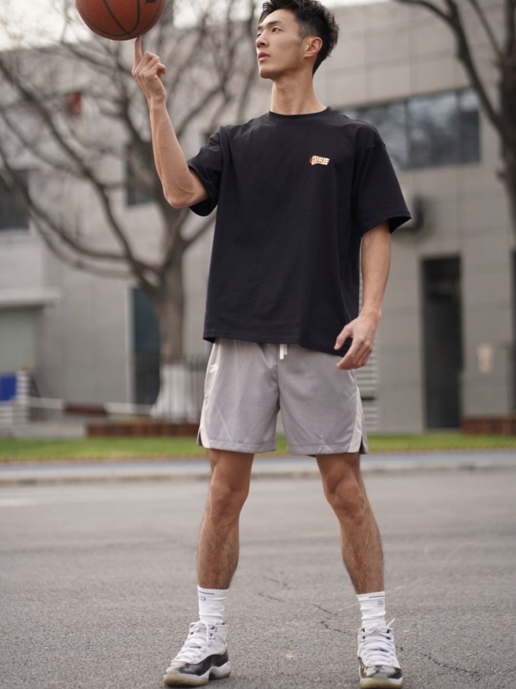 黑皮体育生上线| 我的春日球场穿搭