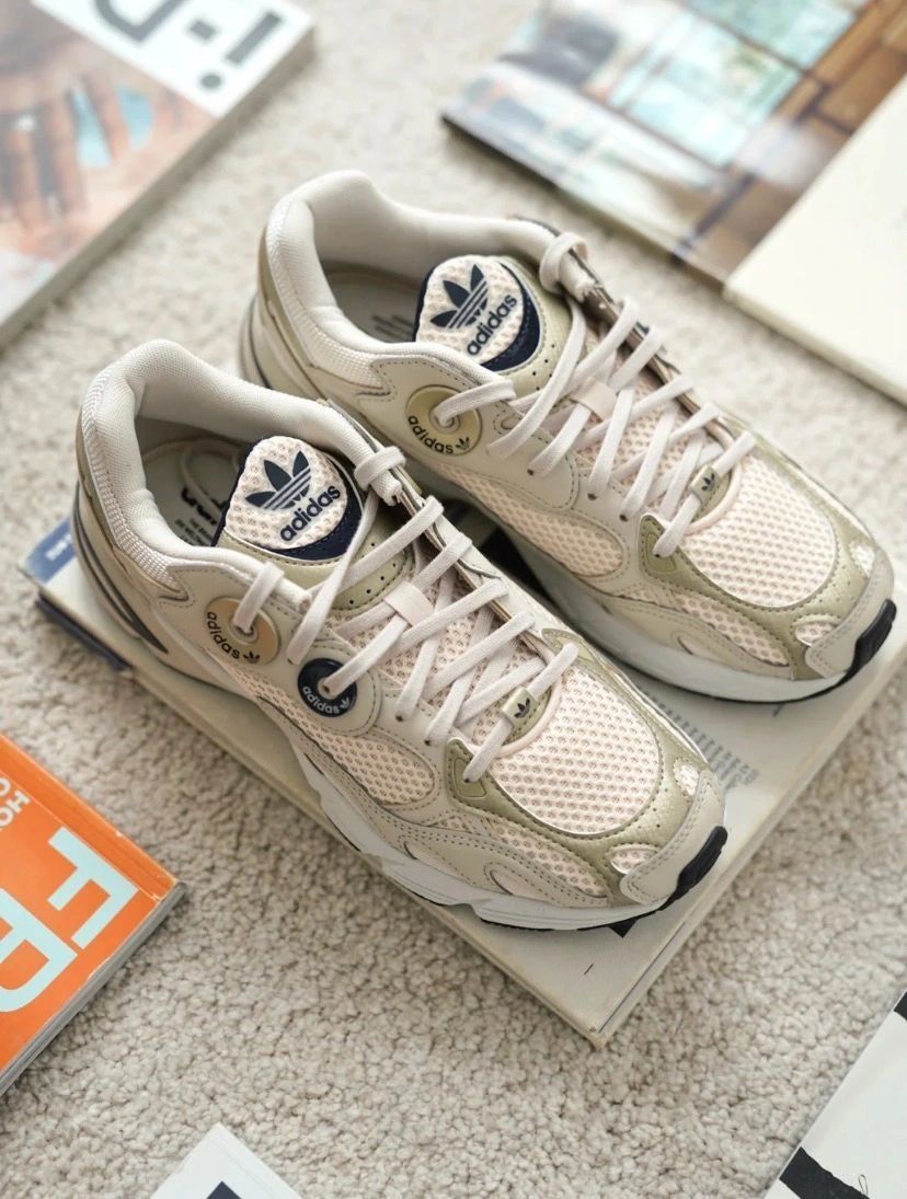 好鞋分享|这双百元复古跑鞋也太好看了👀|||无意间发现了一双很好看的复古跑鞋👟
趁现在还不火 百