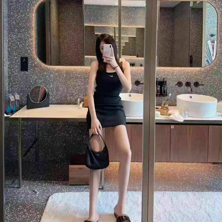 让你爱上凹造型的针织连衣裙不来一件嘛