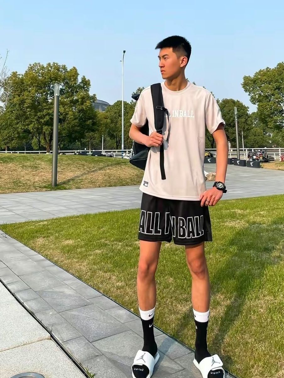 💥UZIS💥  速干运动镂空针织短裤 来袭！！