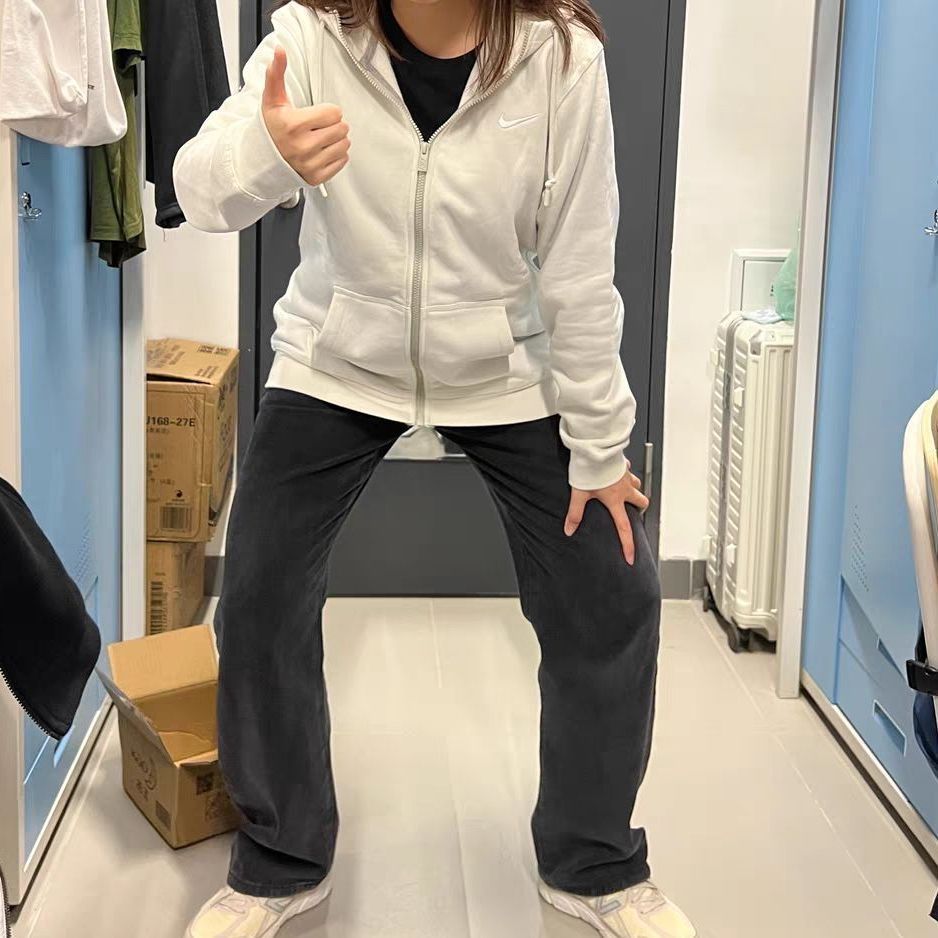 学生党运动连帽外套穿搭