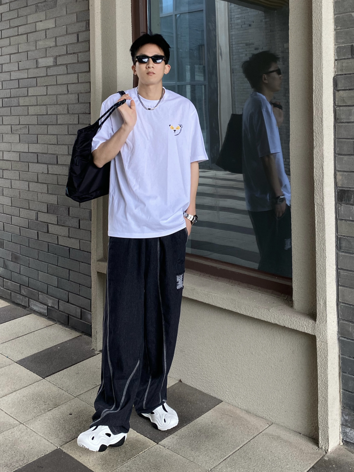 校园穿搭，你可以永远相信基础色！