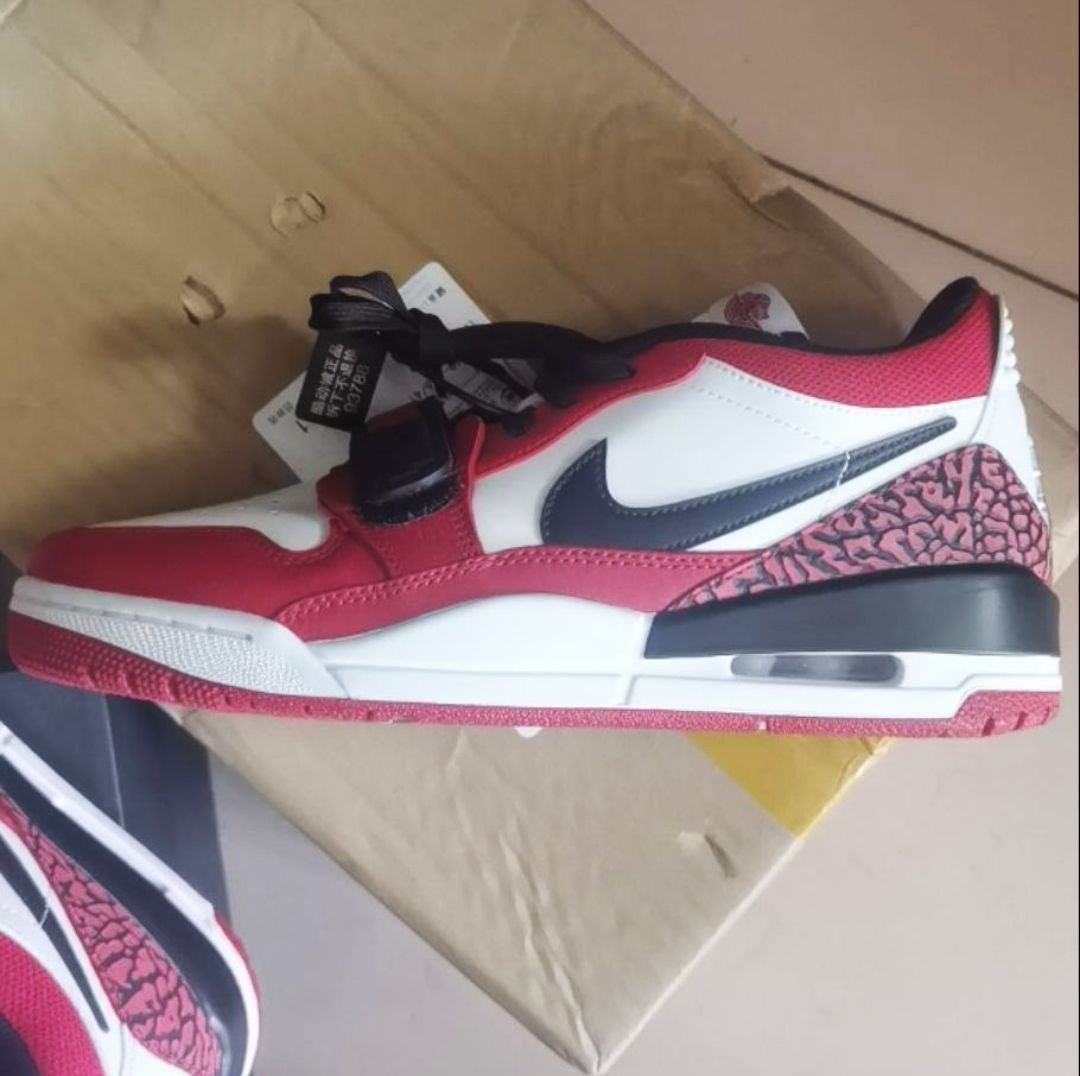 Aj312芝加哥 黑白红配色颜值天花板 穿几天了也舒服了 百搭任何衣服裤子 冲冲冲!