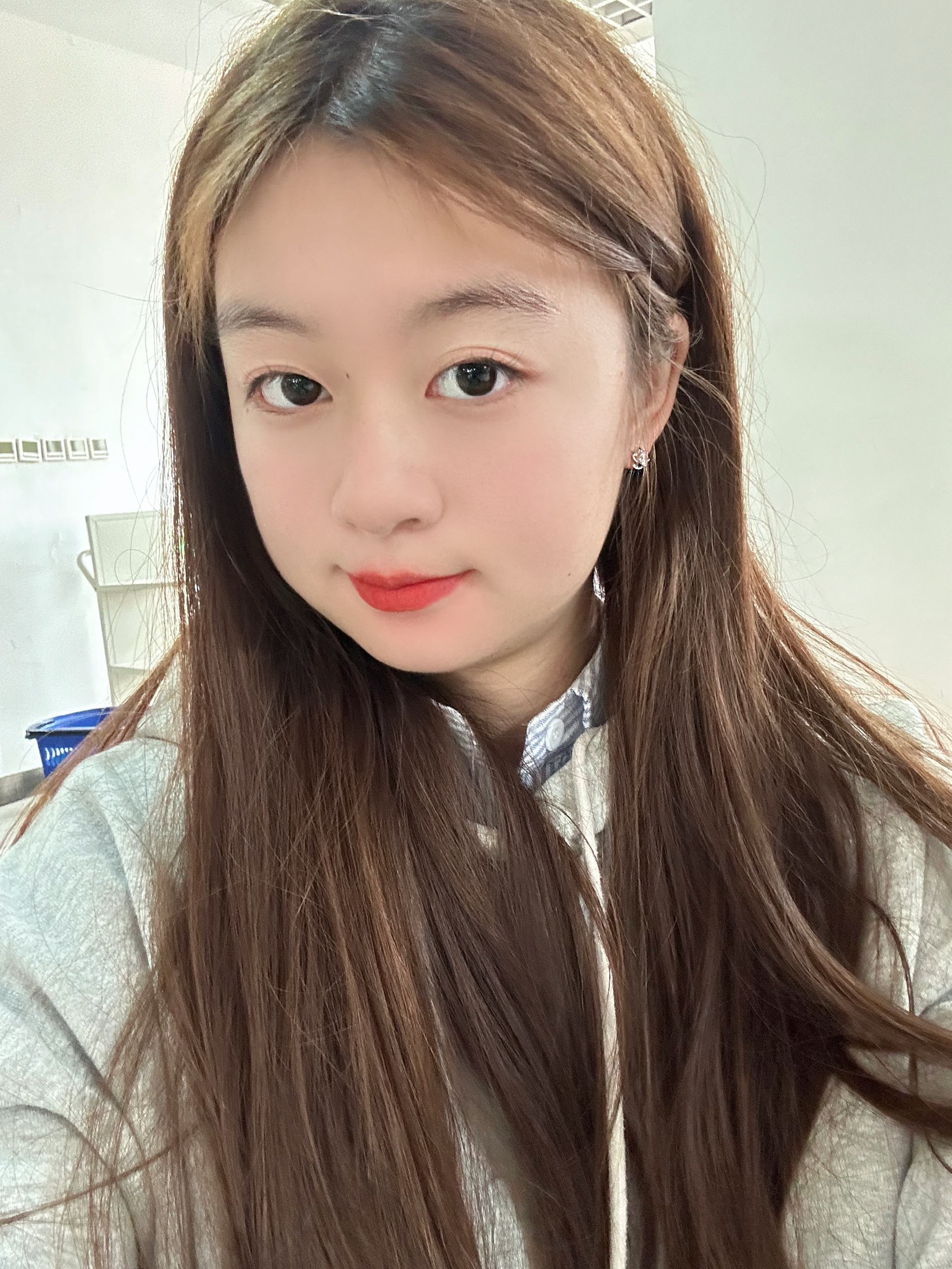 今天戴的这个耳钉我觉得很好看～