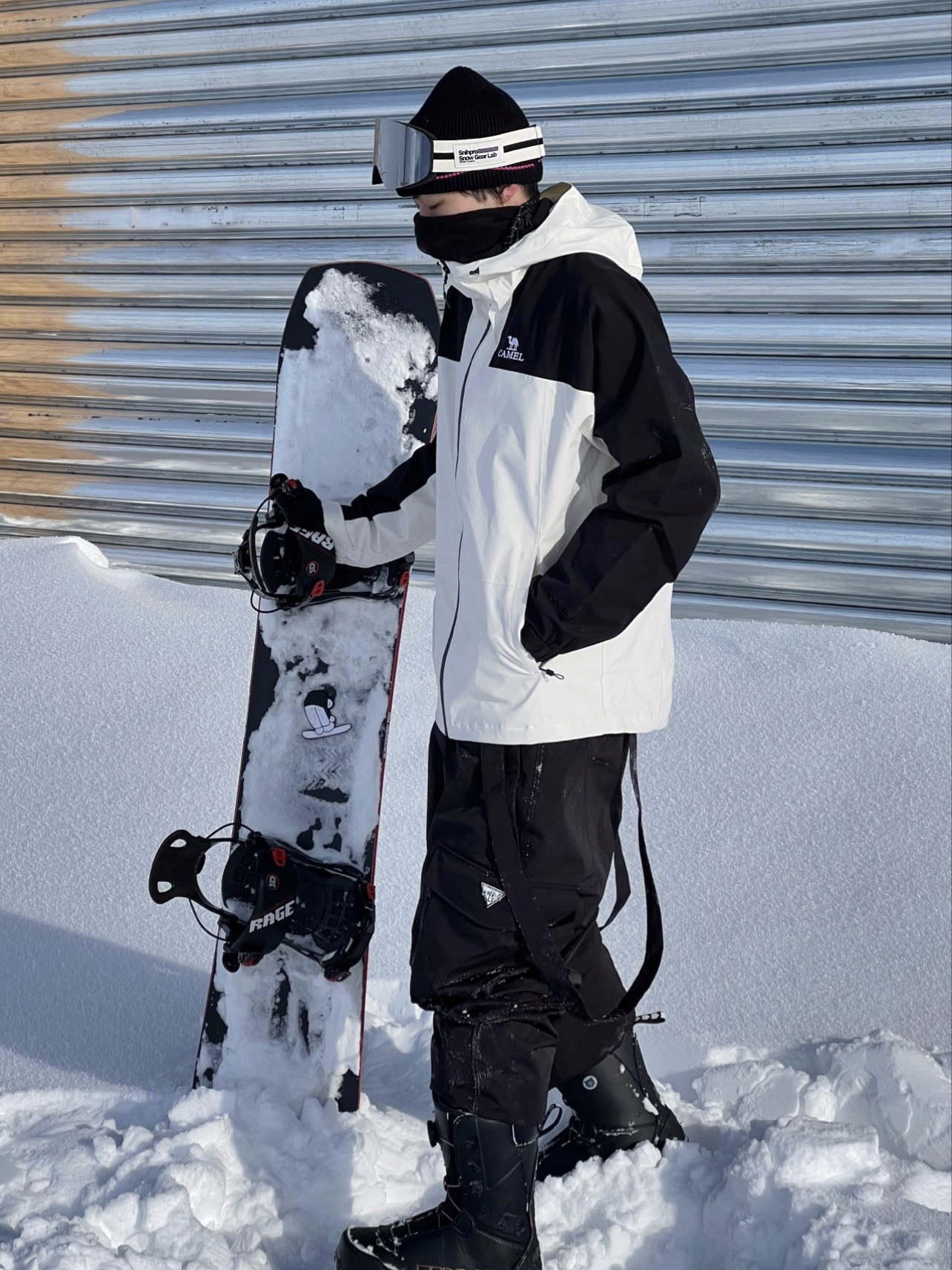 今日份雪地里面的穿搭也超级给力！