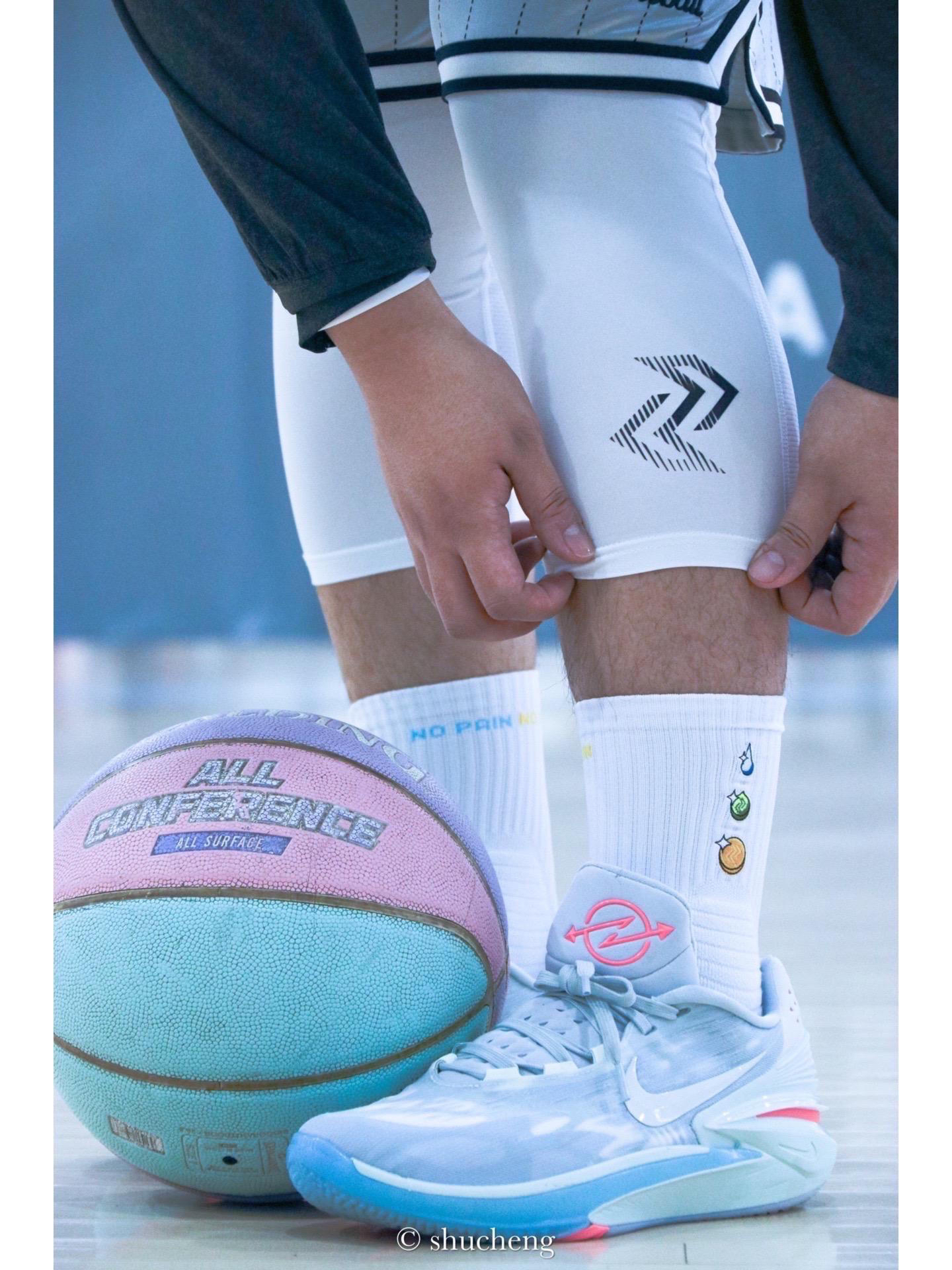 打球可以菜，装备必须帅
我每次去球场打球