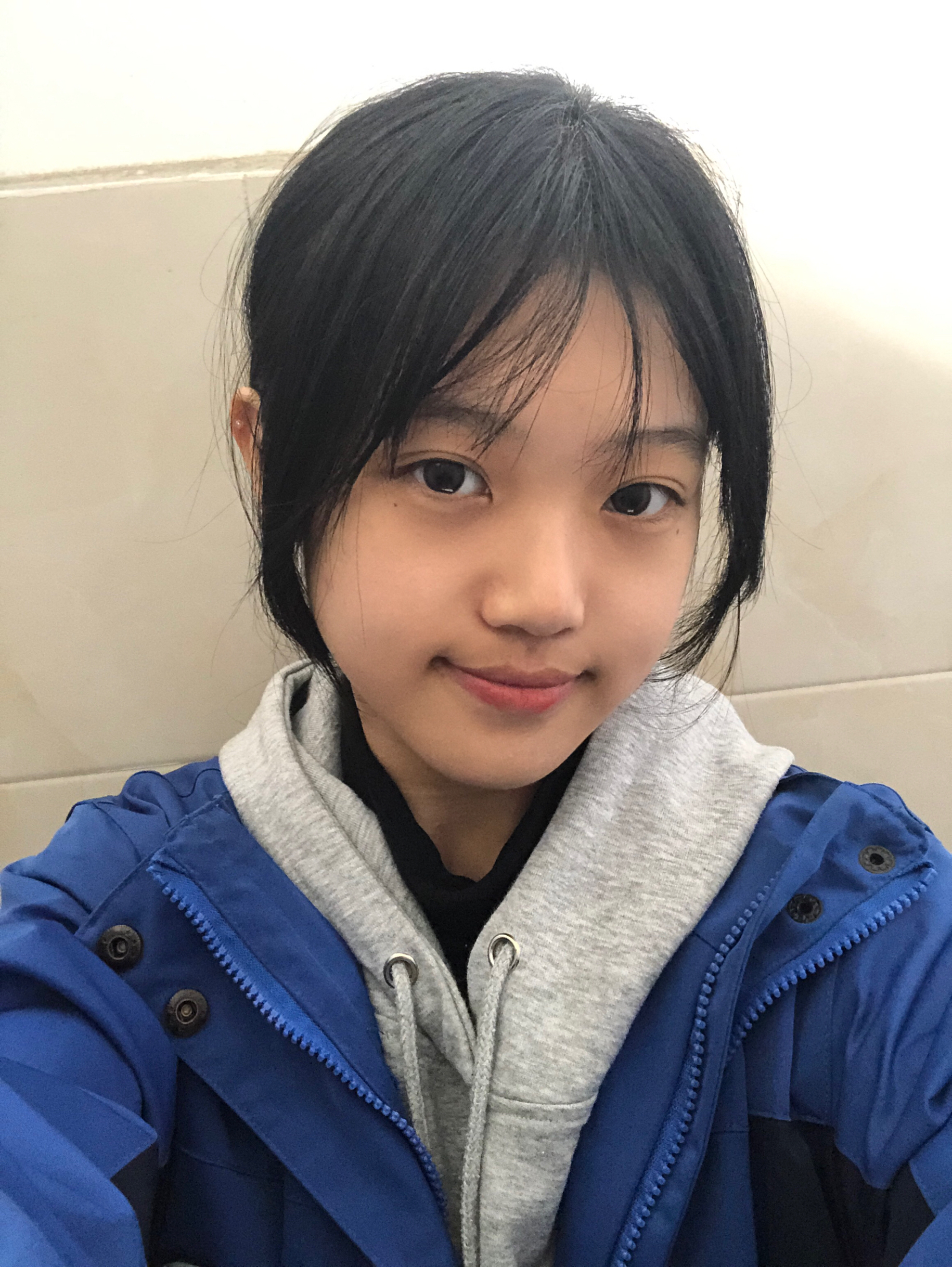 左滑看看校外