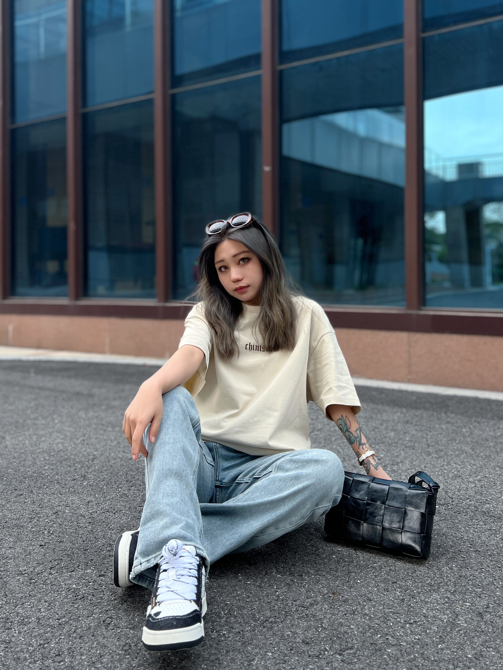 穿的很酷🆒所以心情很好