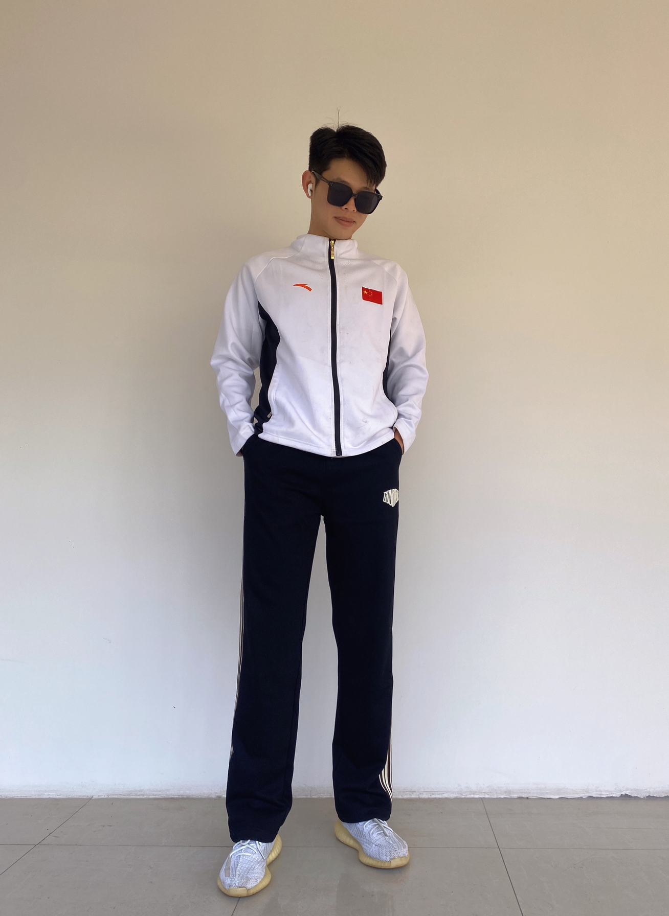 黑色百搭直筒休闲裤,胖哥哥不用担心了。😅