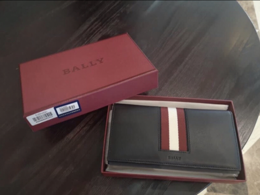 BALLY经典蓝白条纹钱包分享