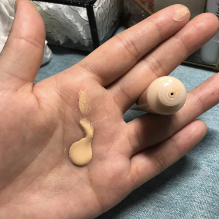 适合夏天的粉底液！拿捏清透底妆不脱妆！