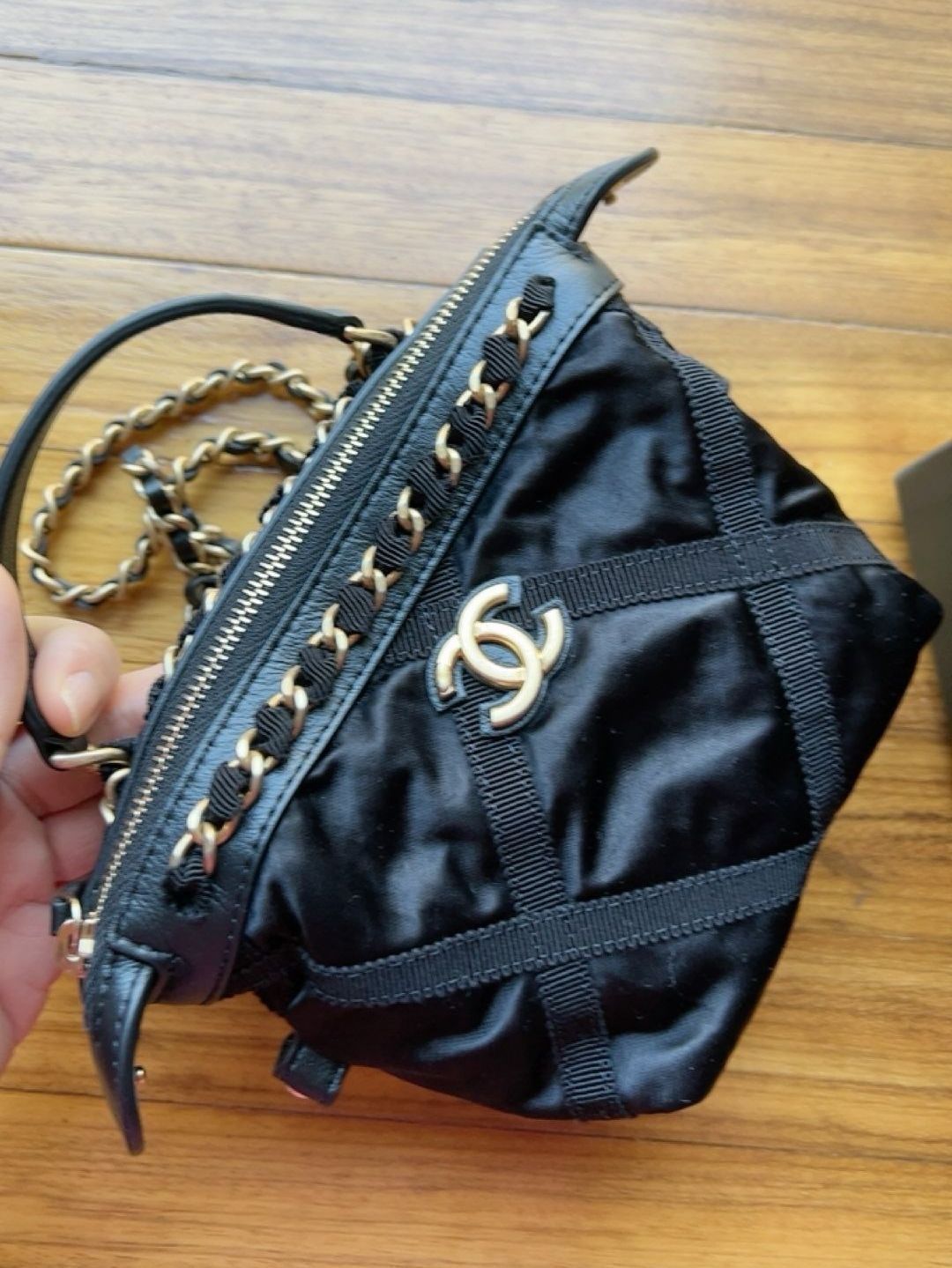 CHANEL 香奈儿||酷飒小可爱
种草好久了的包包终于到手了感动的一批
