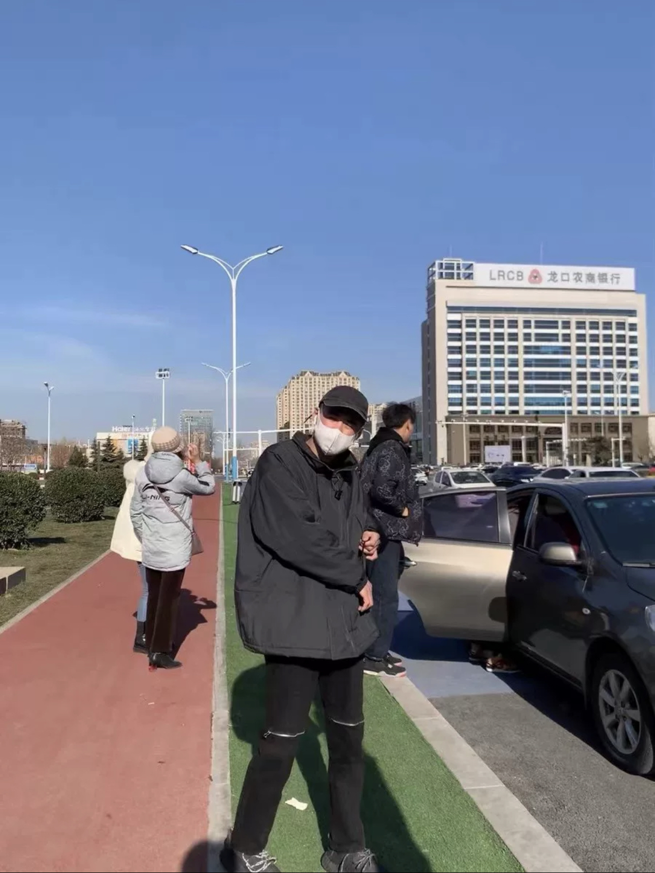 轻松驾驭这条牛仔裤!