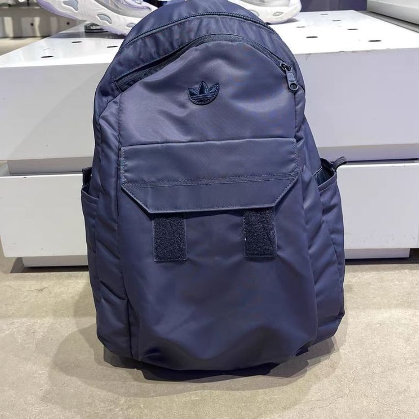 Adidas纯色高级双肩包分享