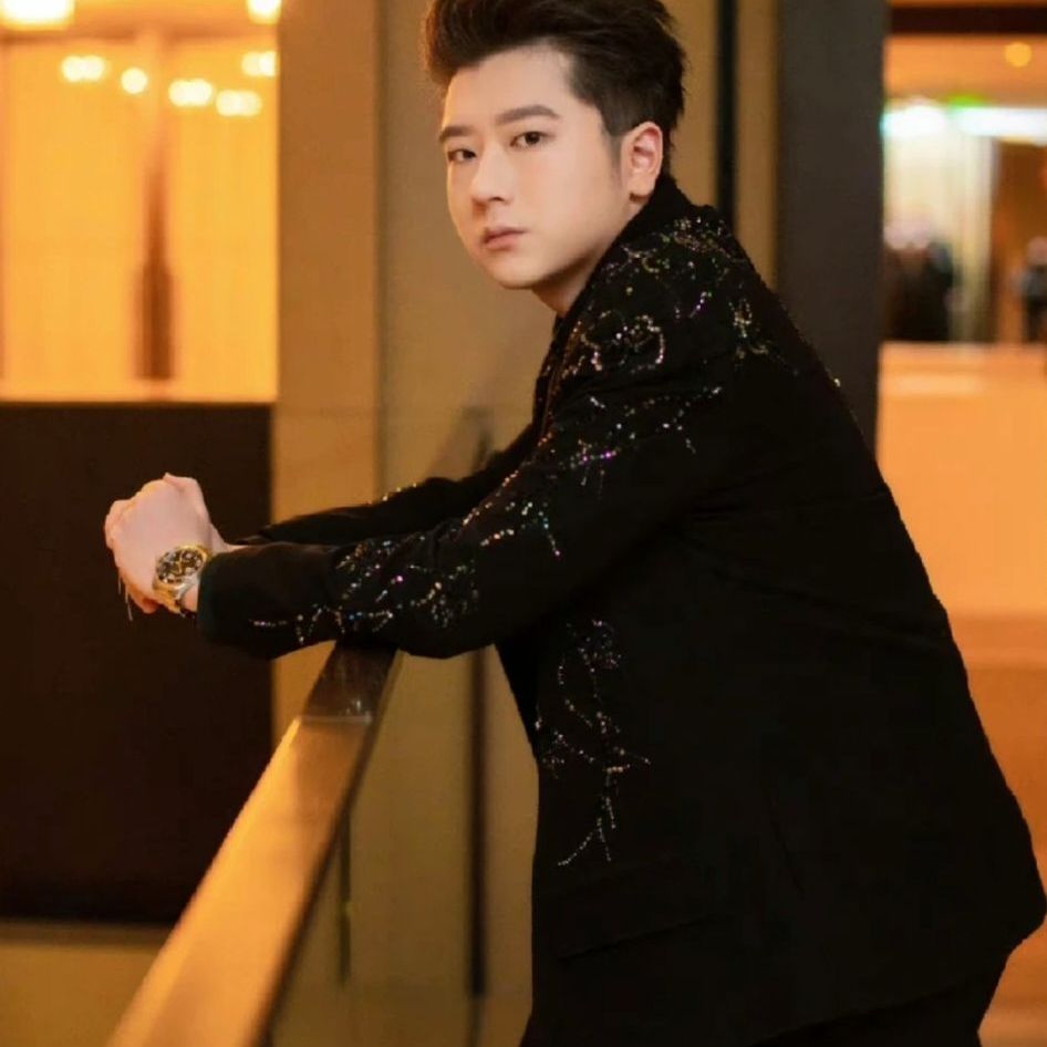 浪琴康卡斯潜水男表|为什么值得入手?