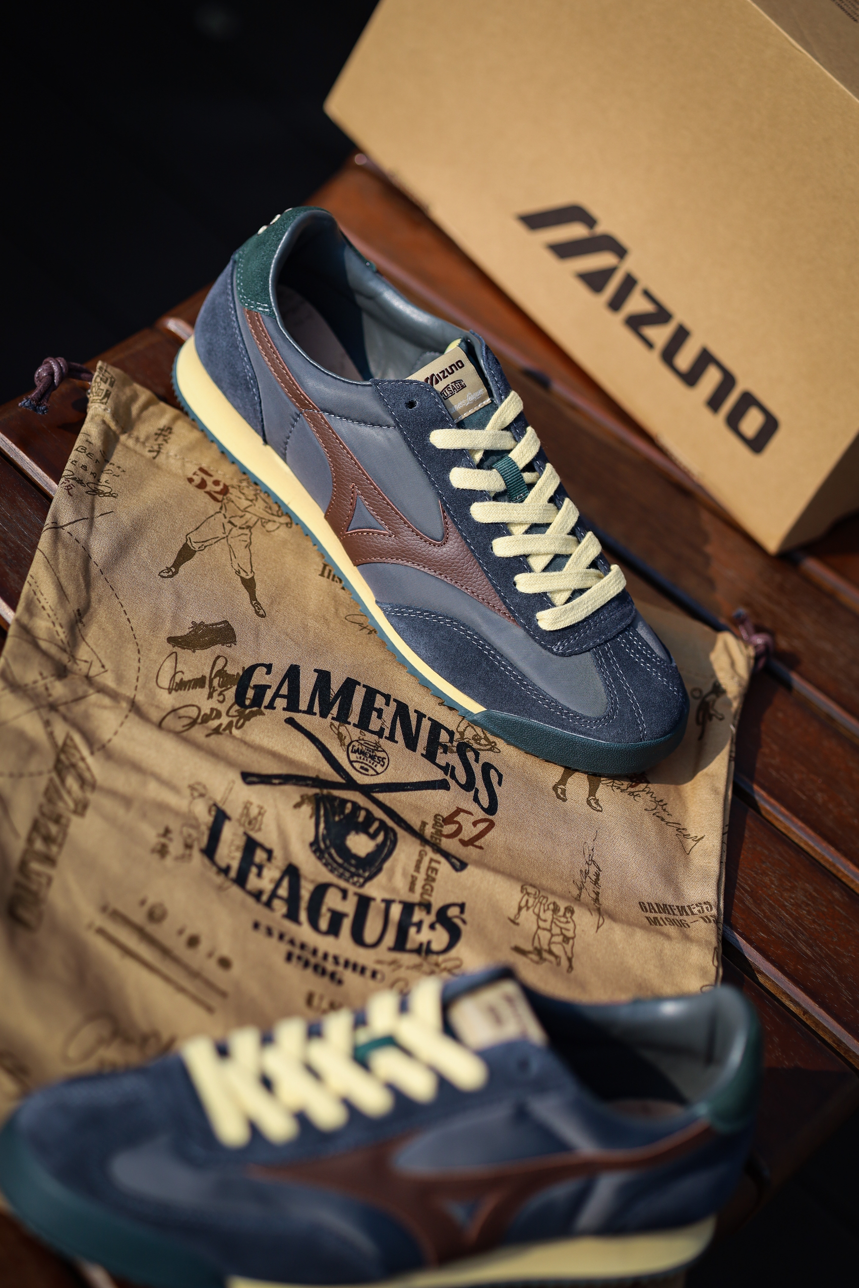 带你穿越回60年代的棒球场｜U.Sage x Mizuno 复古跑鞋