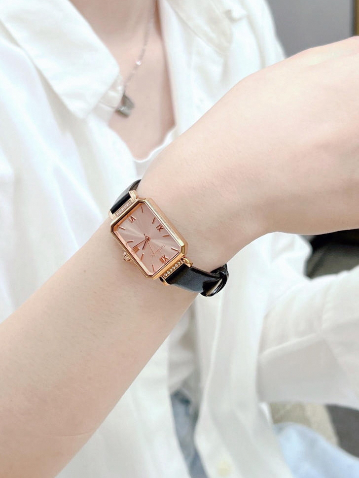 轻奢方盘小绿表石英女士手表分享