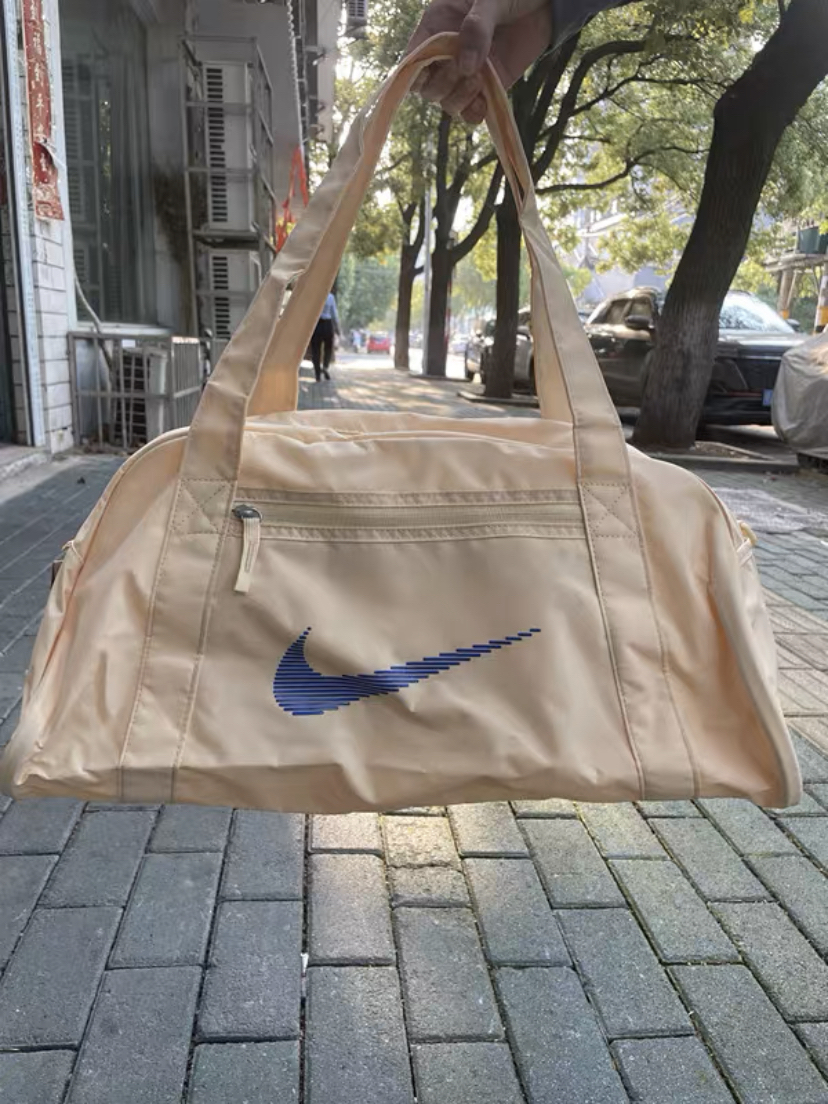 Nike斜挎健身包分享