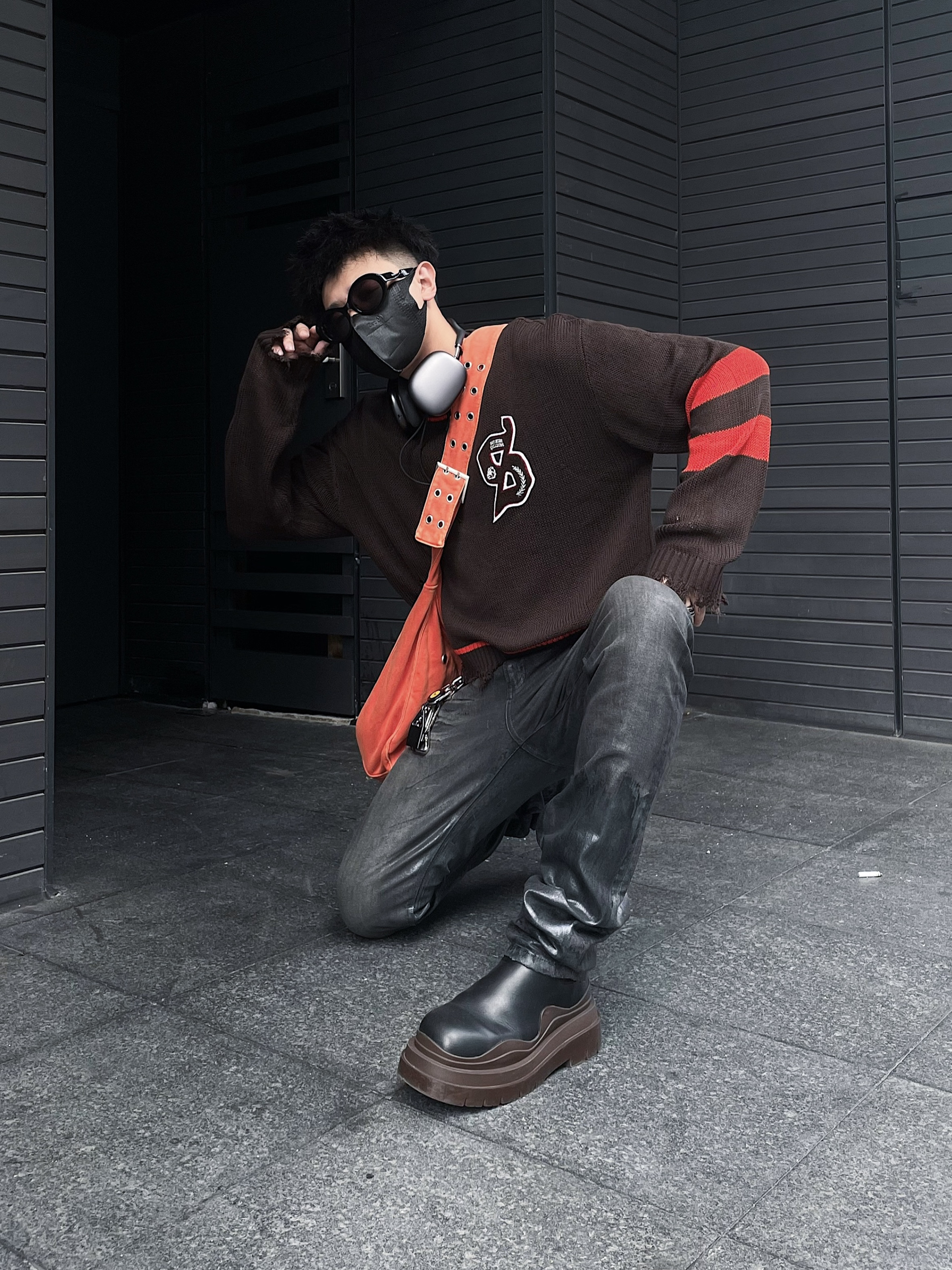 梵高outfit｜教你夏日黑橘配秒变型男大长腿🟠❕