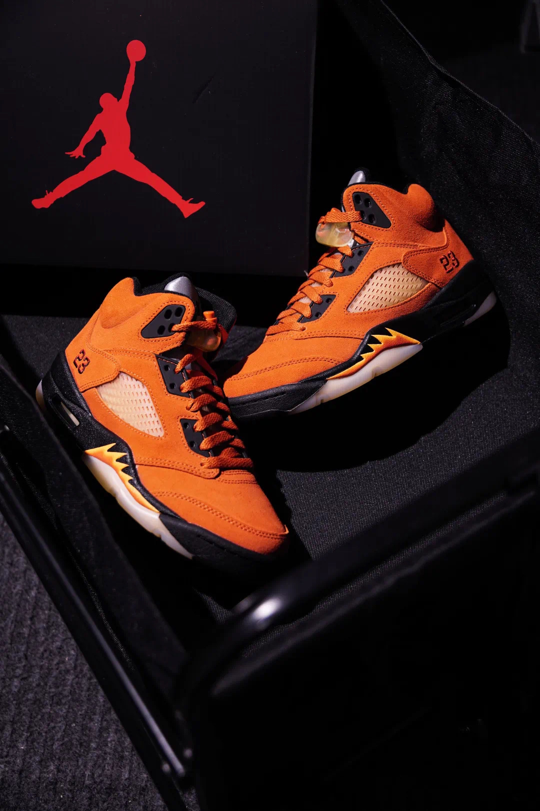 WMNS Air Jordan V Retro「Dunk on Mars」