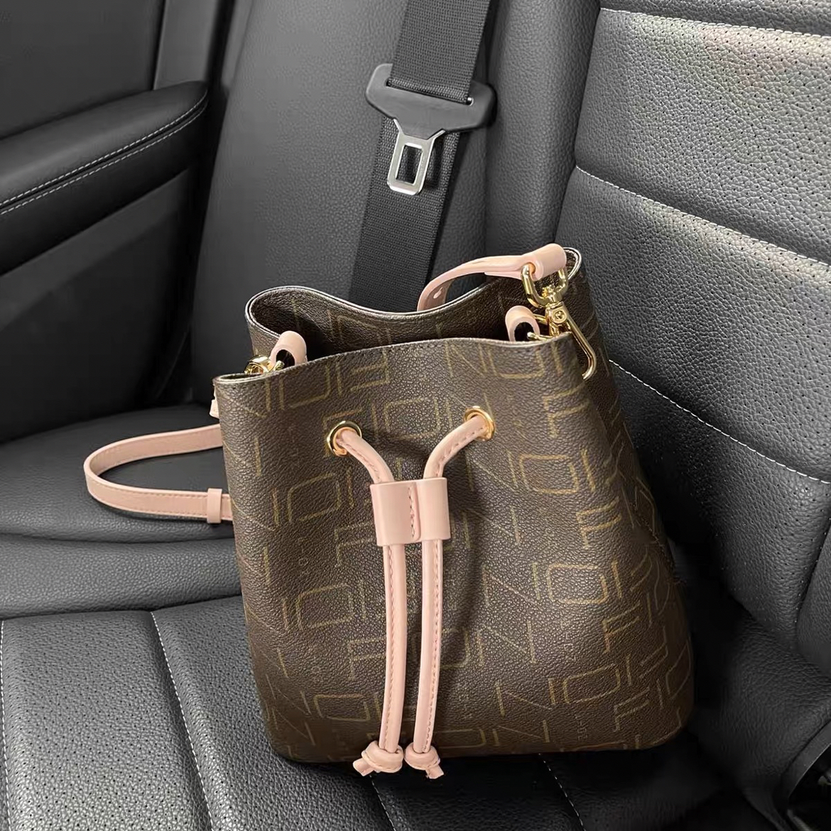 经典老花手提包👜