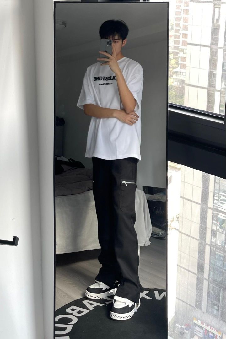 夏天白色T恤真的泰裤辣！