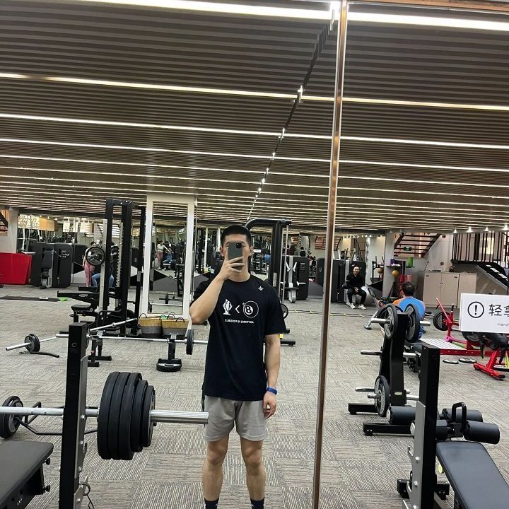 嘿 这件短袖看过来