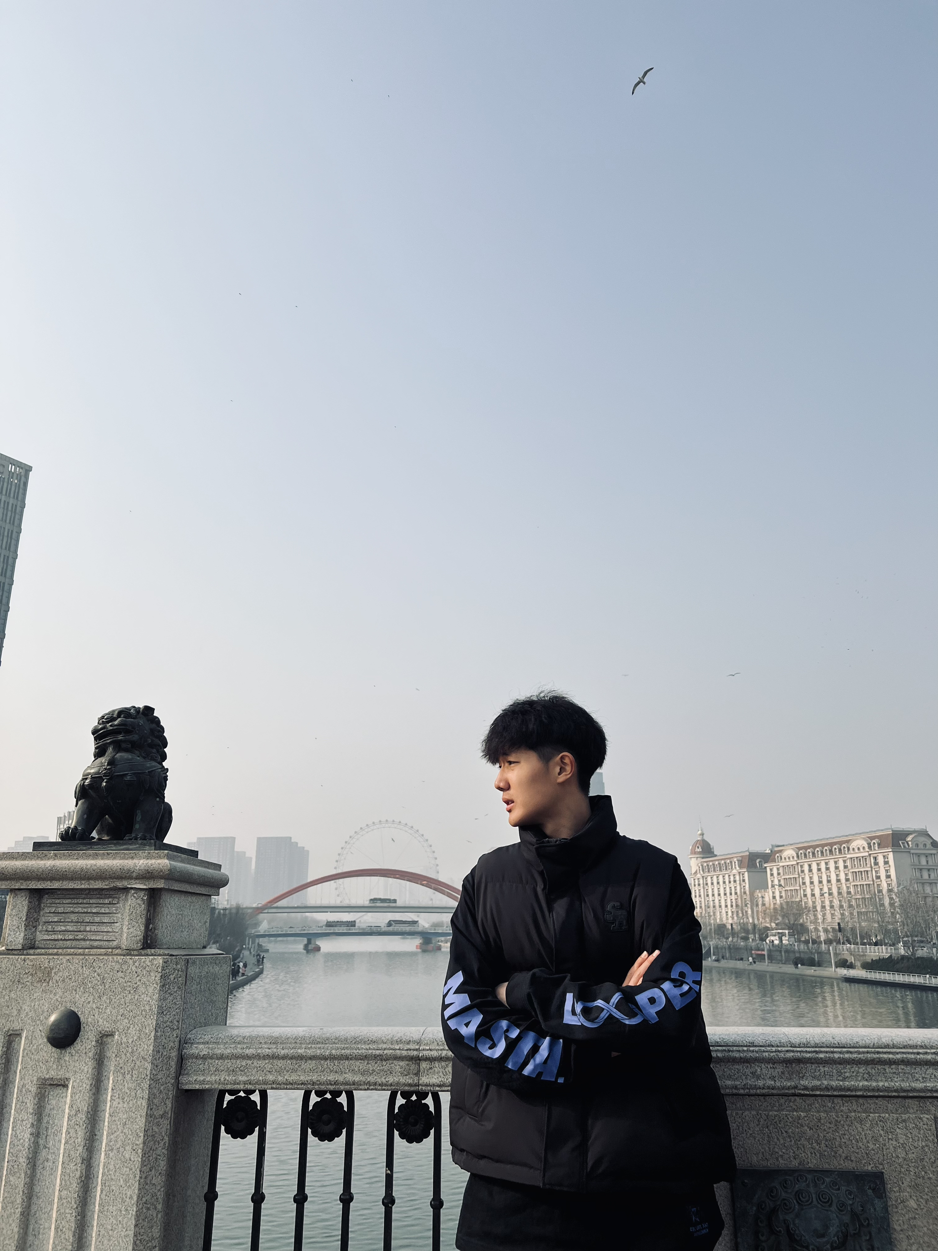 身高｜体重：

🧍‍♂️ 穿搭风格：

