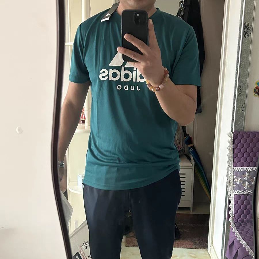 一抹绿色真的太吸睛啦💚