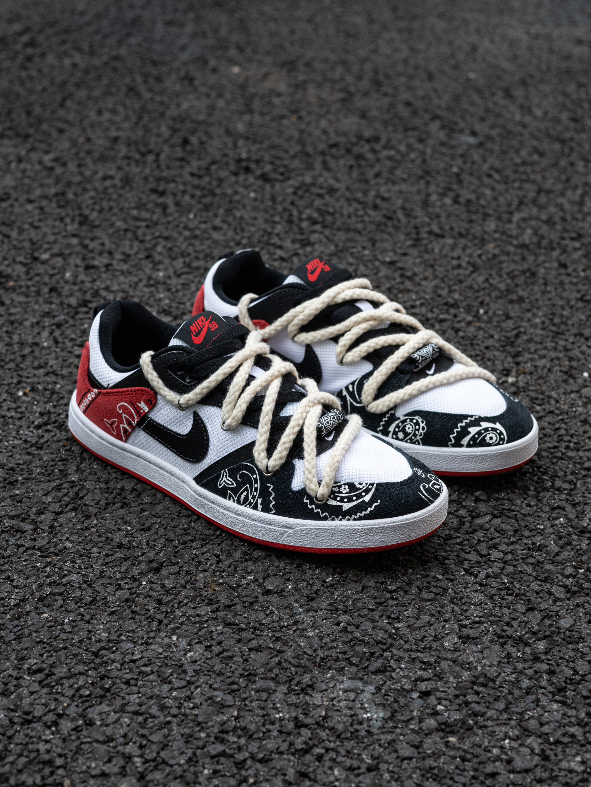 🔥拜托,经典『黑白红』的复古腰果花板鞋可泰酷辣‼️