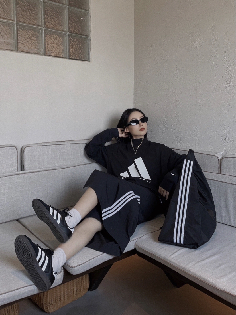 逃不过的adidas的背心