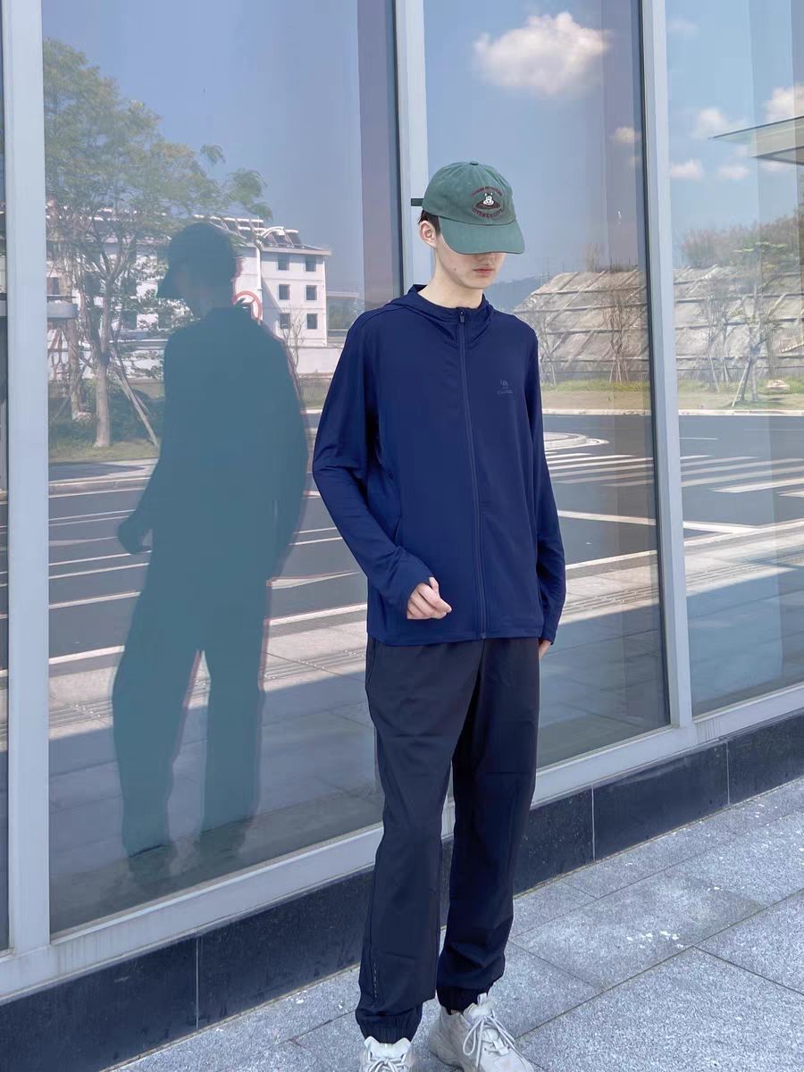 夏天到了，男孩子也要穿防晒衣啊