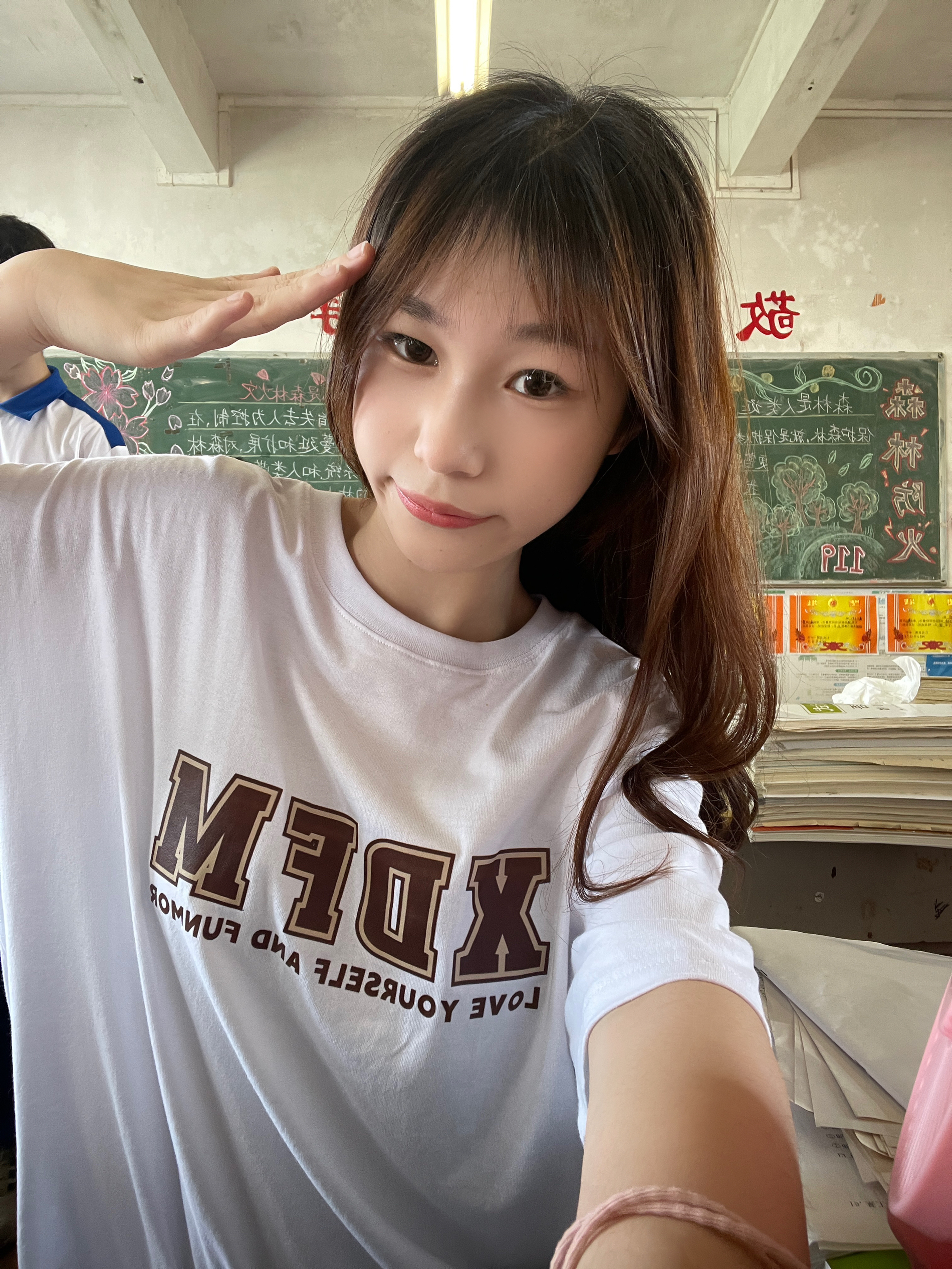 很好看的一款衣服 还很百搭 质量也很不错
