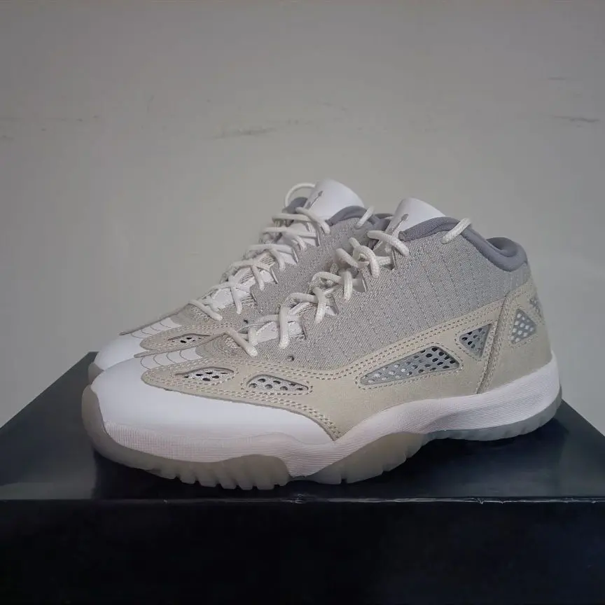 Air Jordan 11 IE 白灰