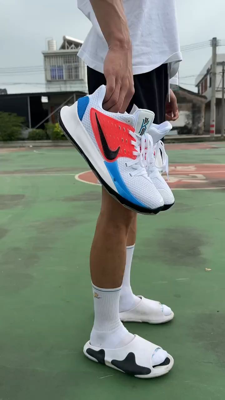上脚Nike欧文2low白蓝配色最强实战篮球鞋之一！