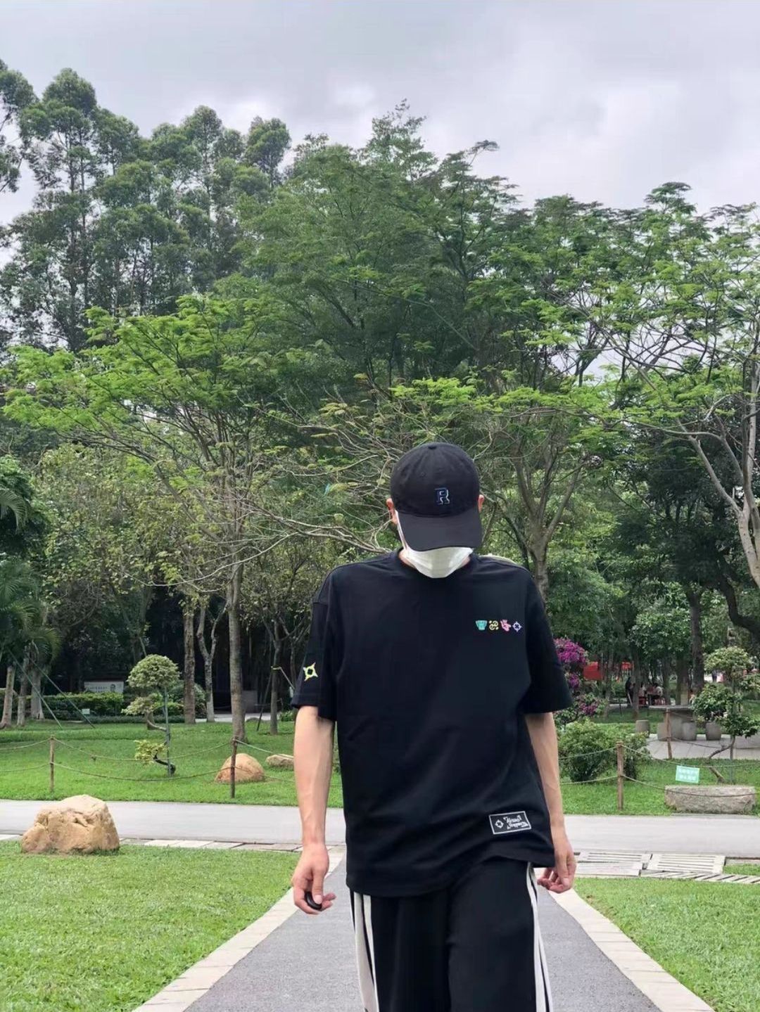 狠狠爱上了这款印花半袖