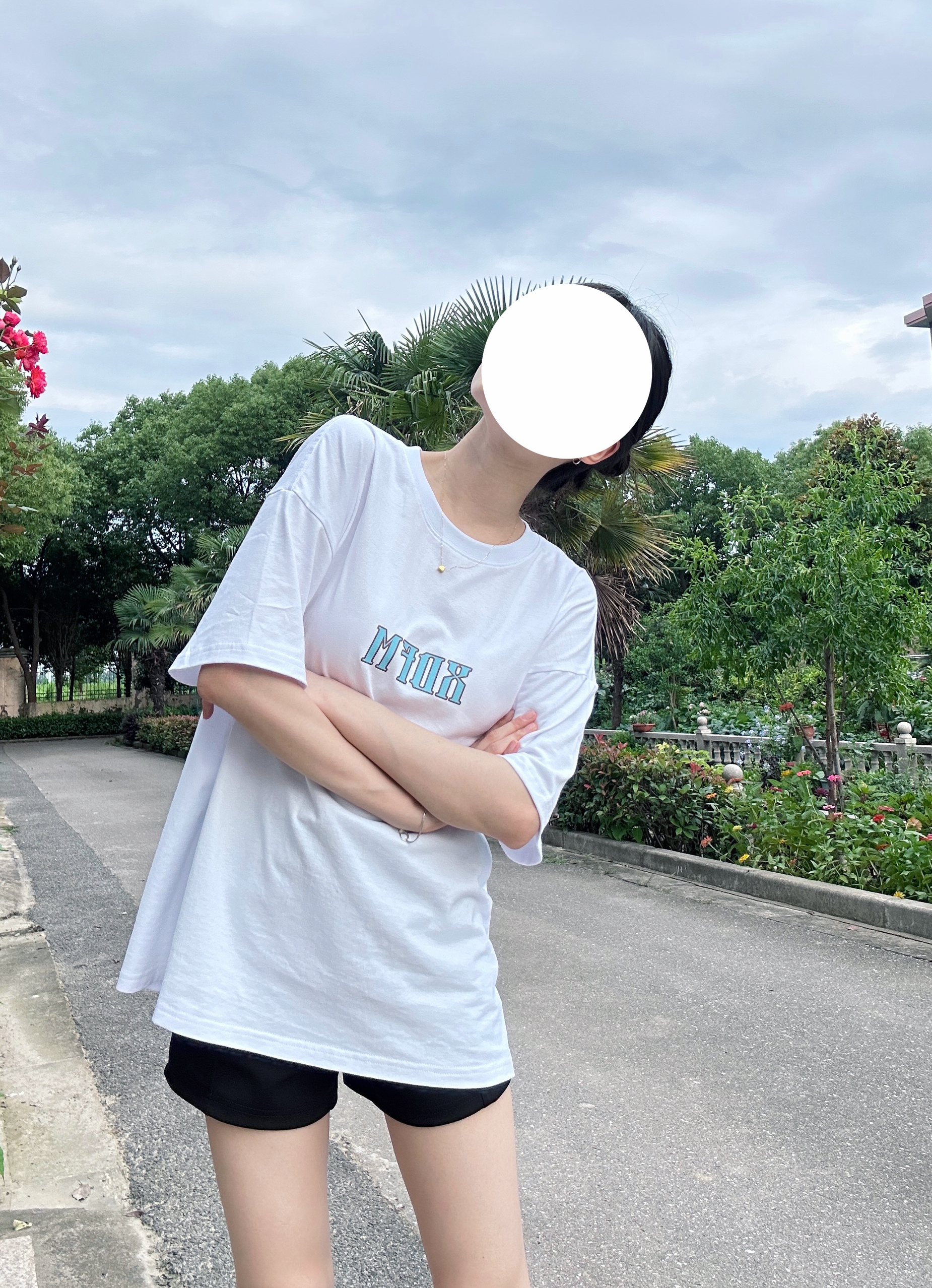 夏日慵懒t恤人手一件