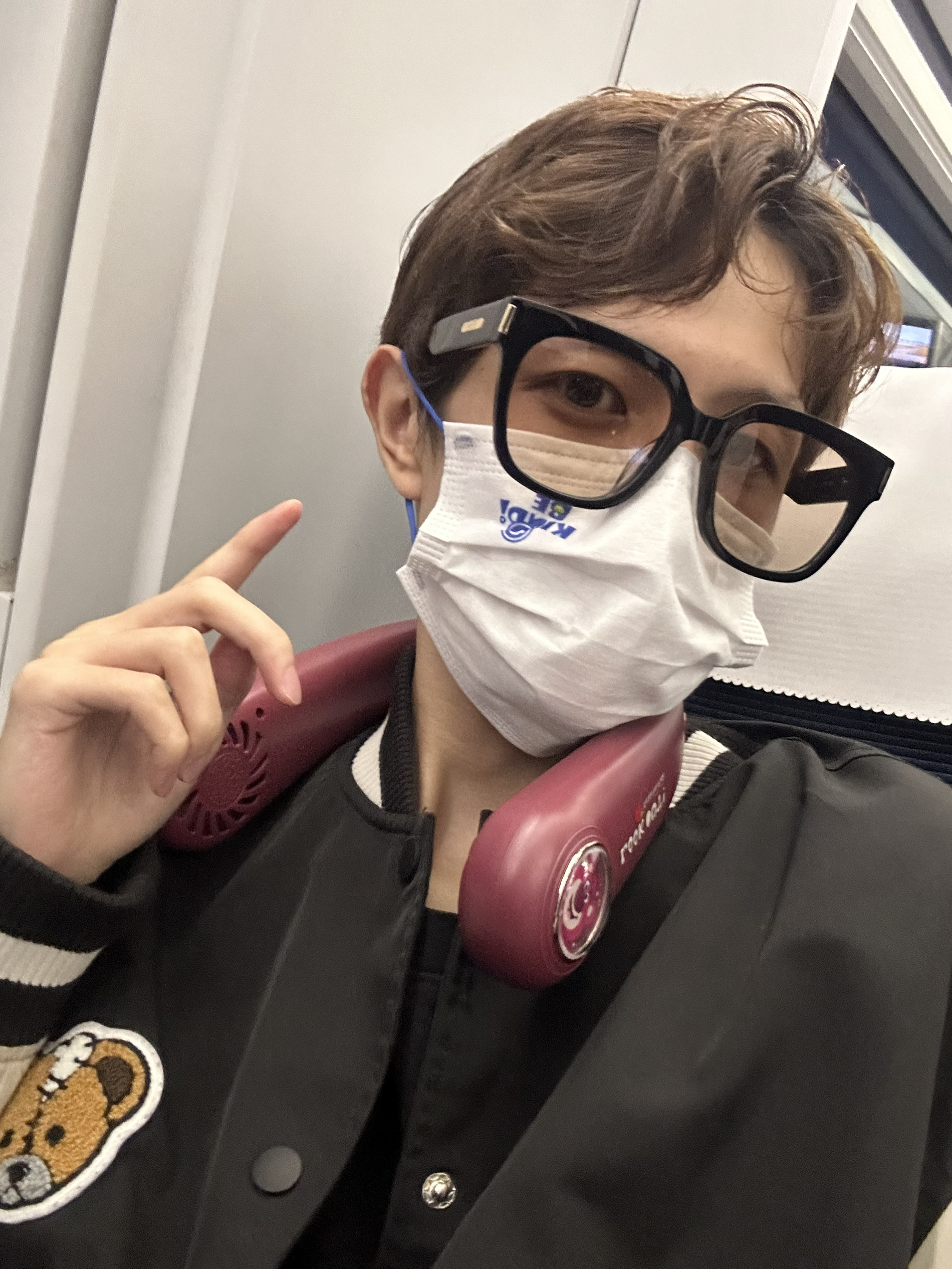 茶色的墨镜也太爱了吧