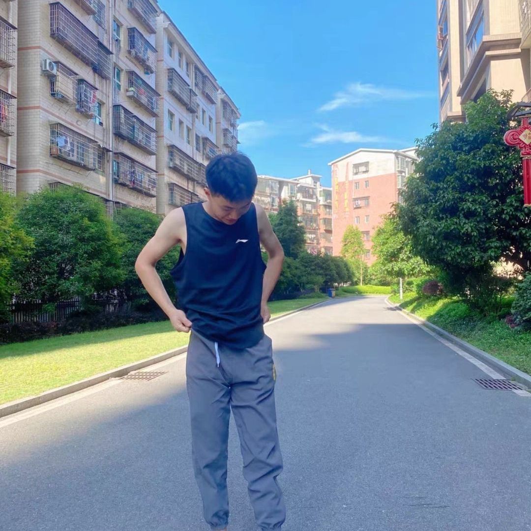 运动背心还得看李宁