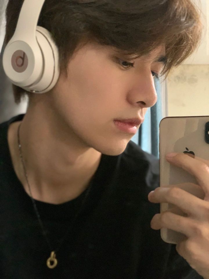 04男大学生 突然悟到去黑头的重要性！！