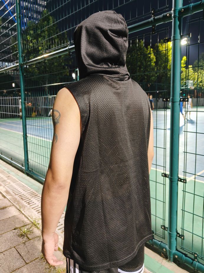 酷热夏季,一定要有套个性的衣服~