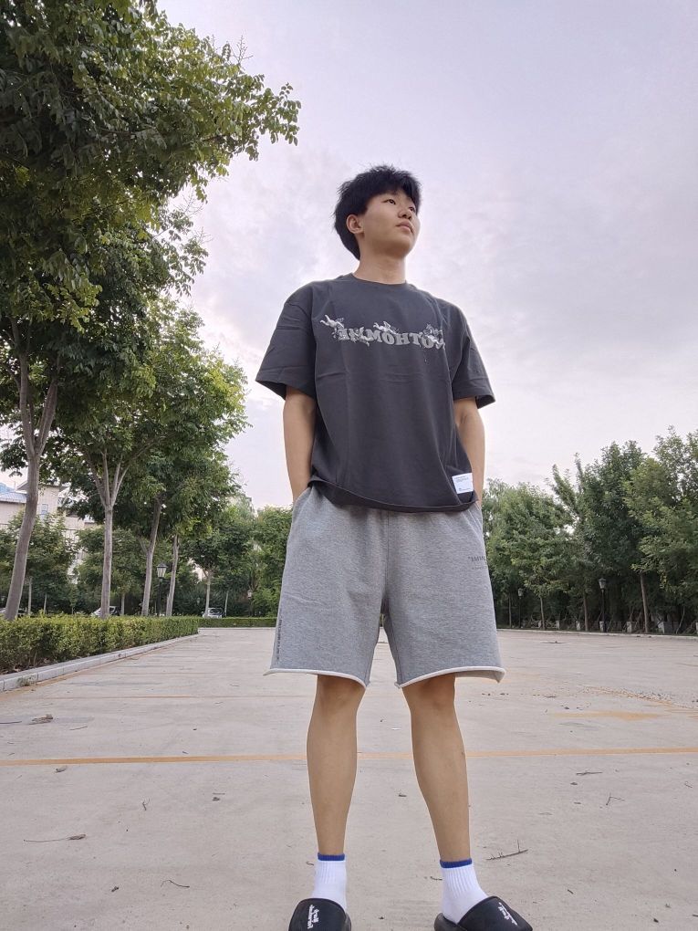 今天OOTD休闲风！！！