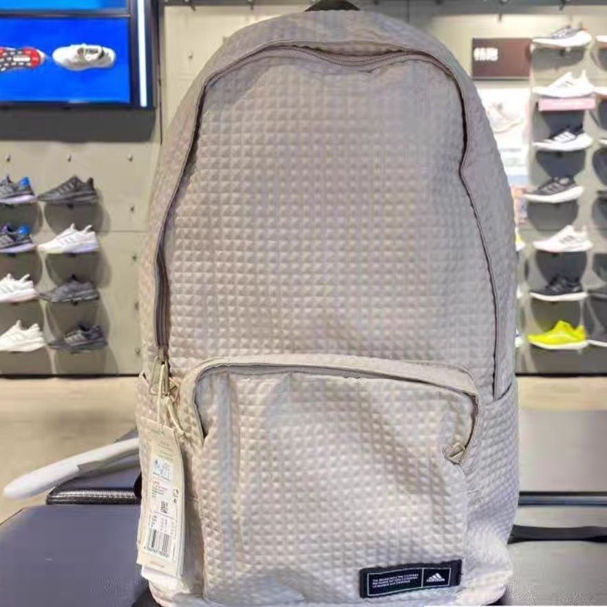 Adidas大容量时尚双肩包分享