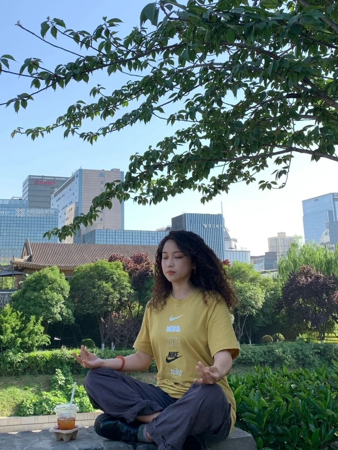 黄色T恤真的超级显肤色💞💞