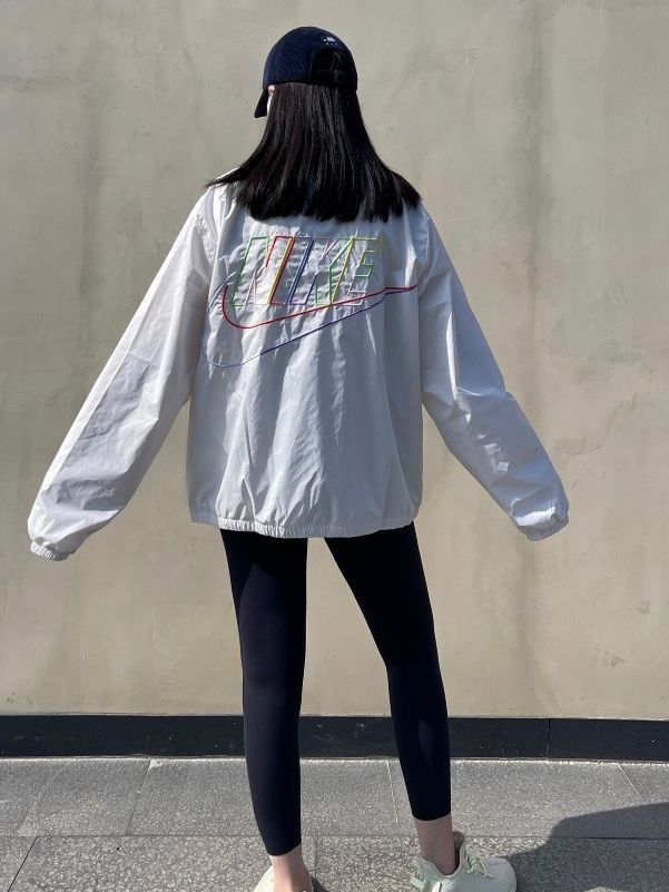 OOTD| 这件白色彩虹🌈外套谁不爱