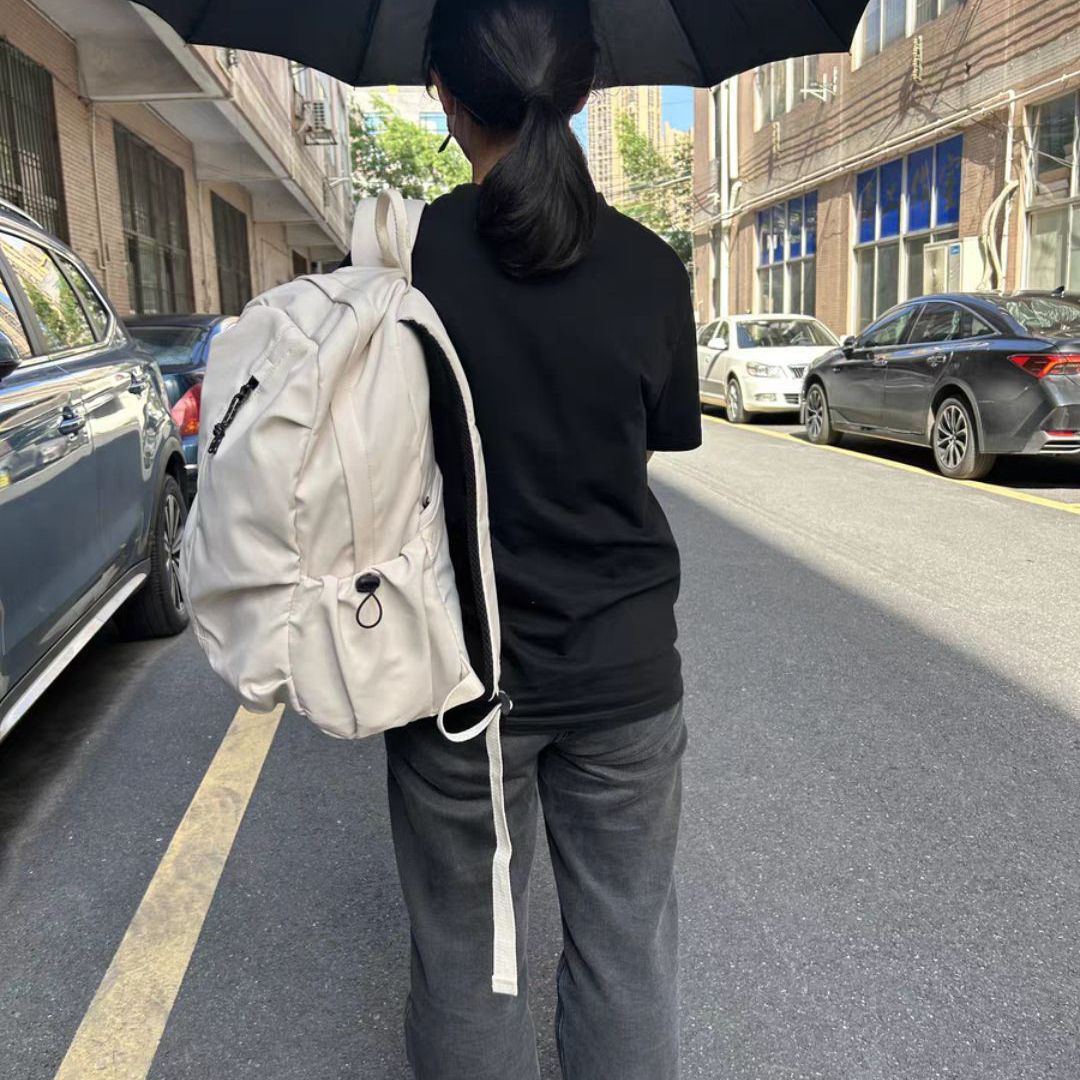 很适合学生党的一款双肩包