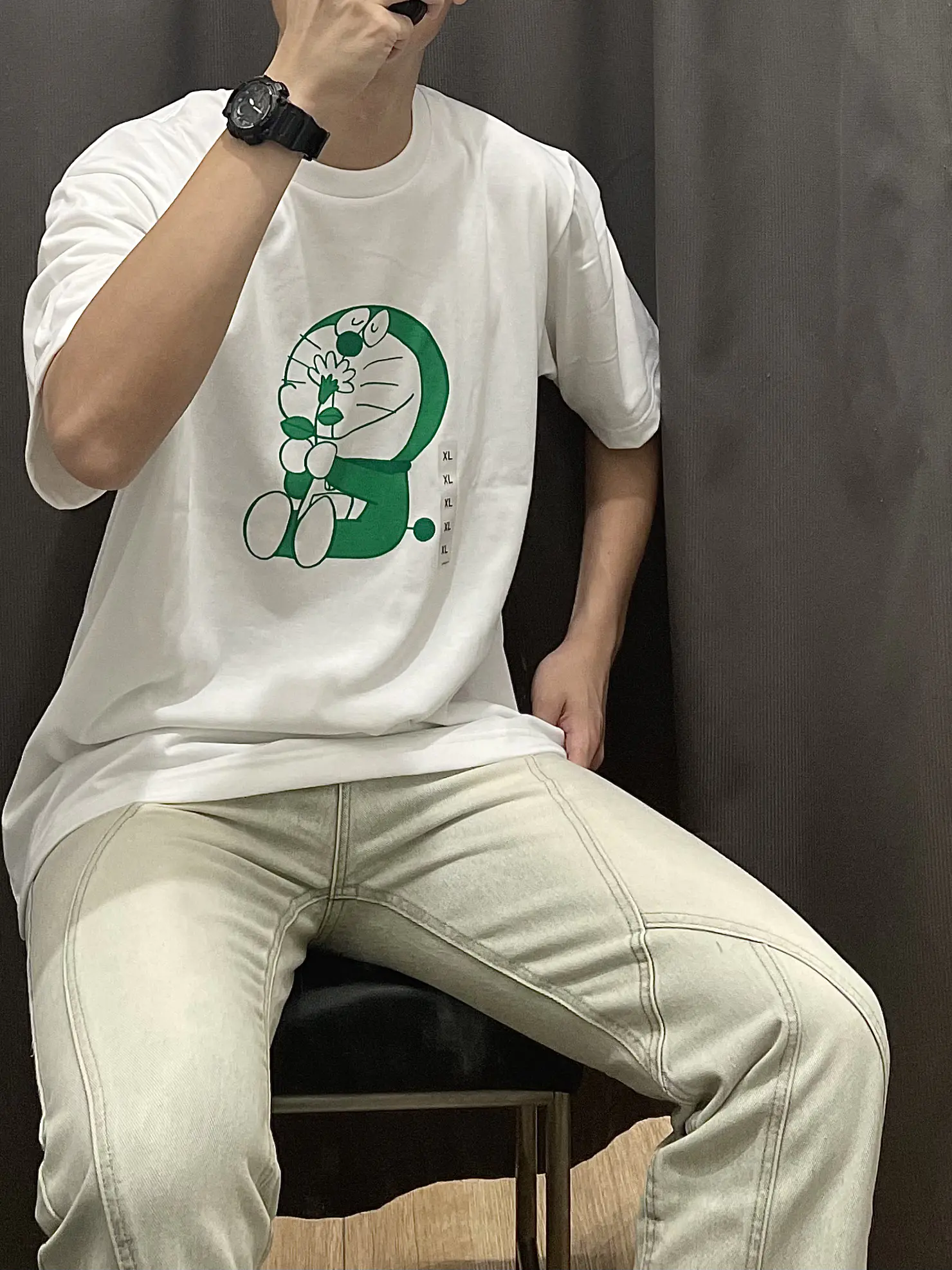 优衣库穿搭|机器猫印花T恤+米白牛仔 酷🕶️