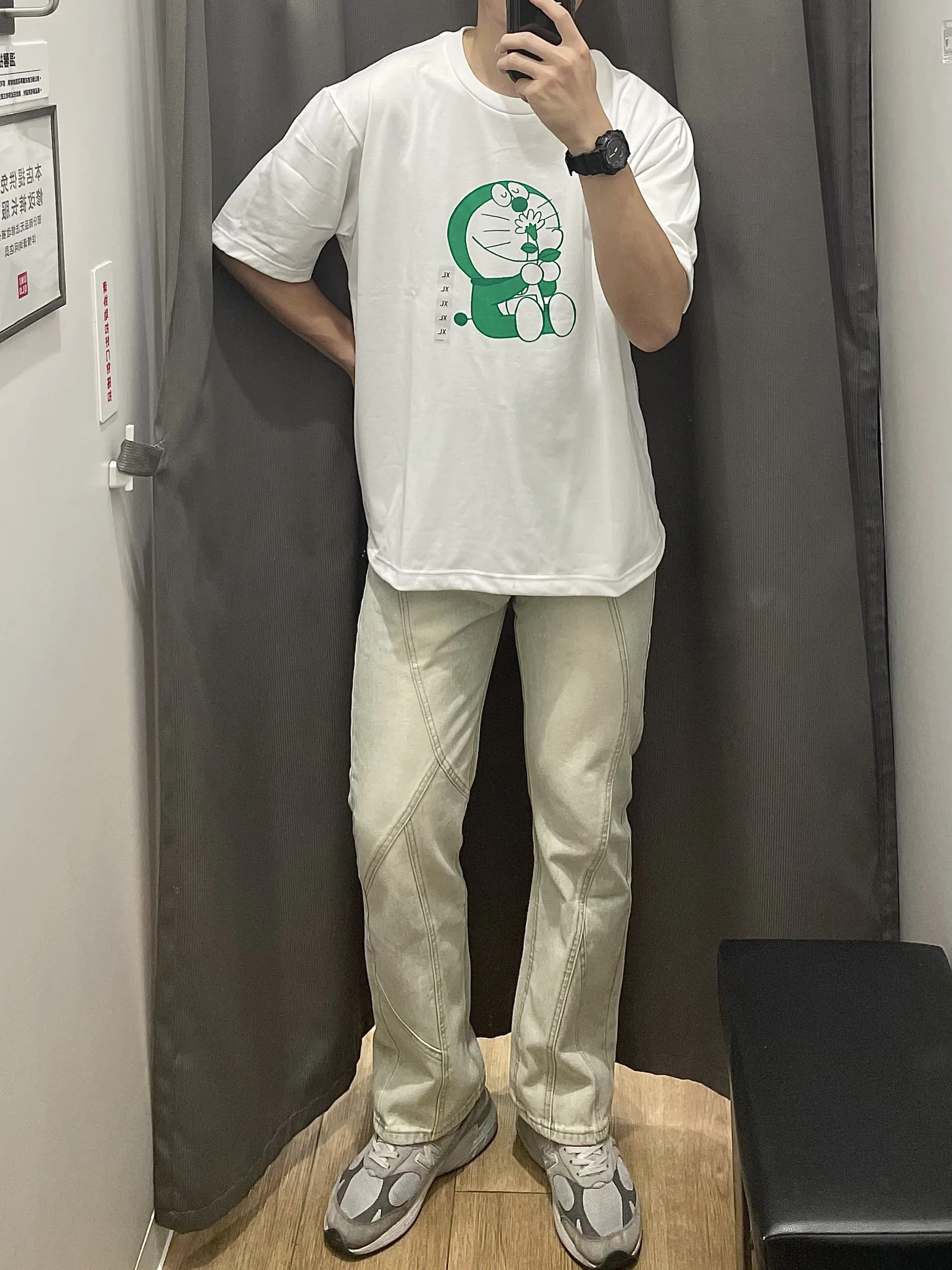 优衣库穿搭|机器猫印花T恤+米白牛仔 酷🕶️