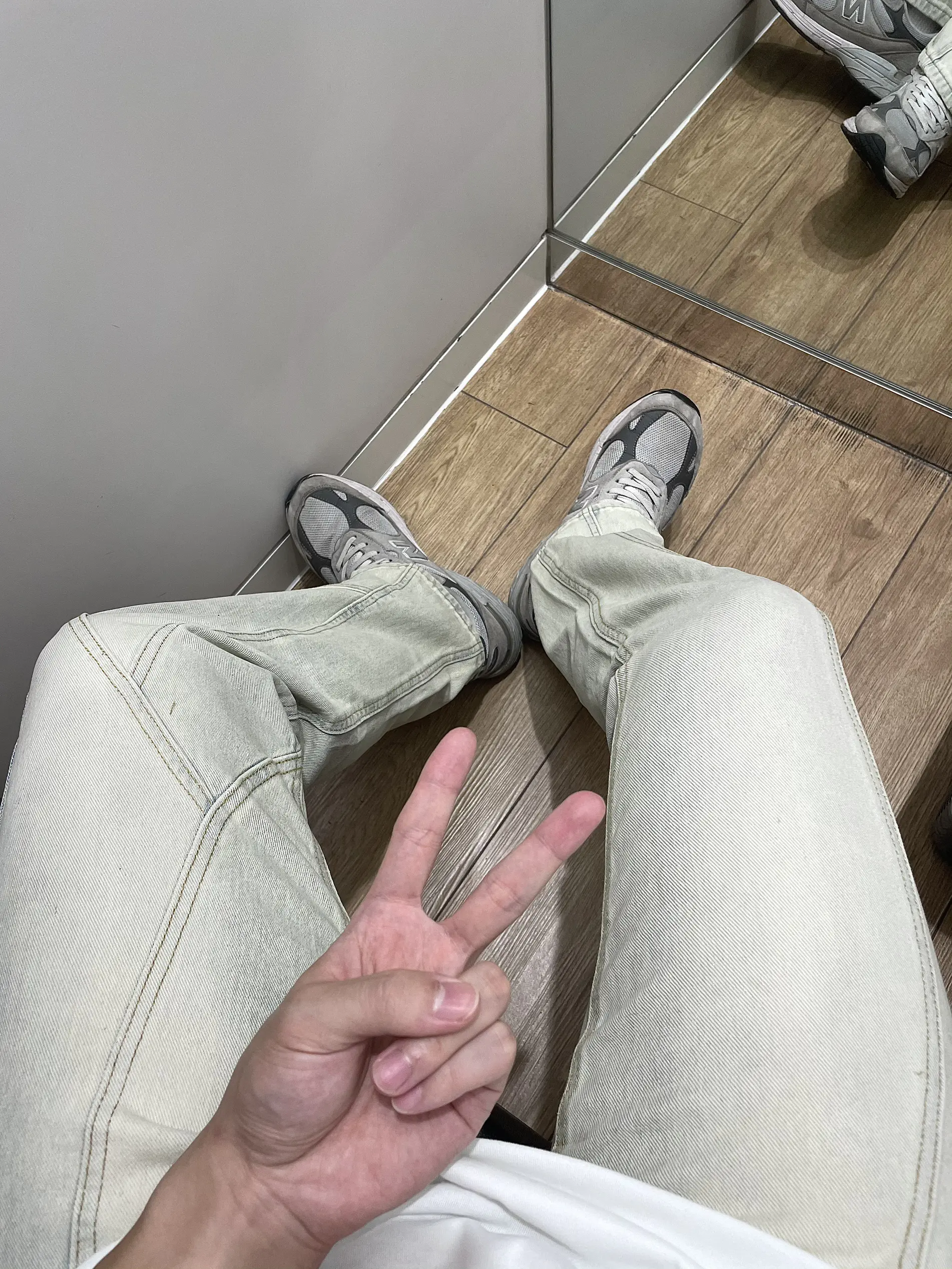 优衣库穿搭|机器猫印花T恤+米白牛仔 酷🕶️