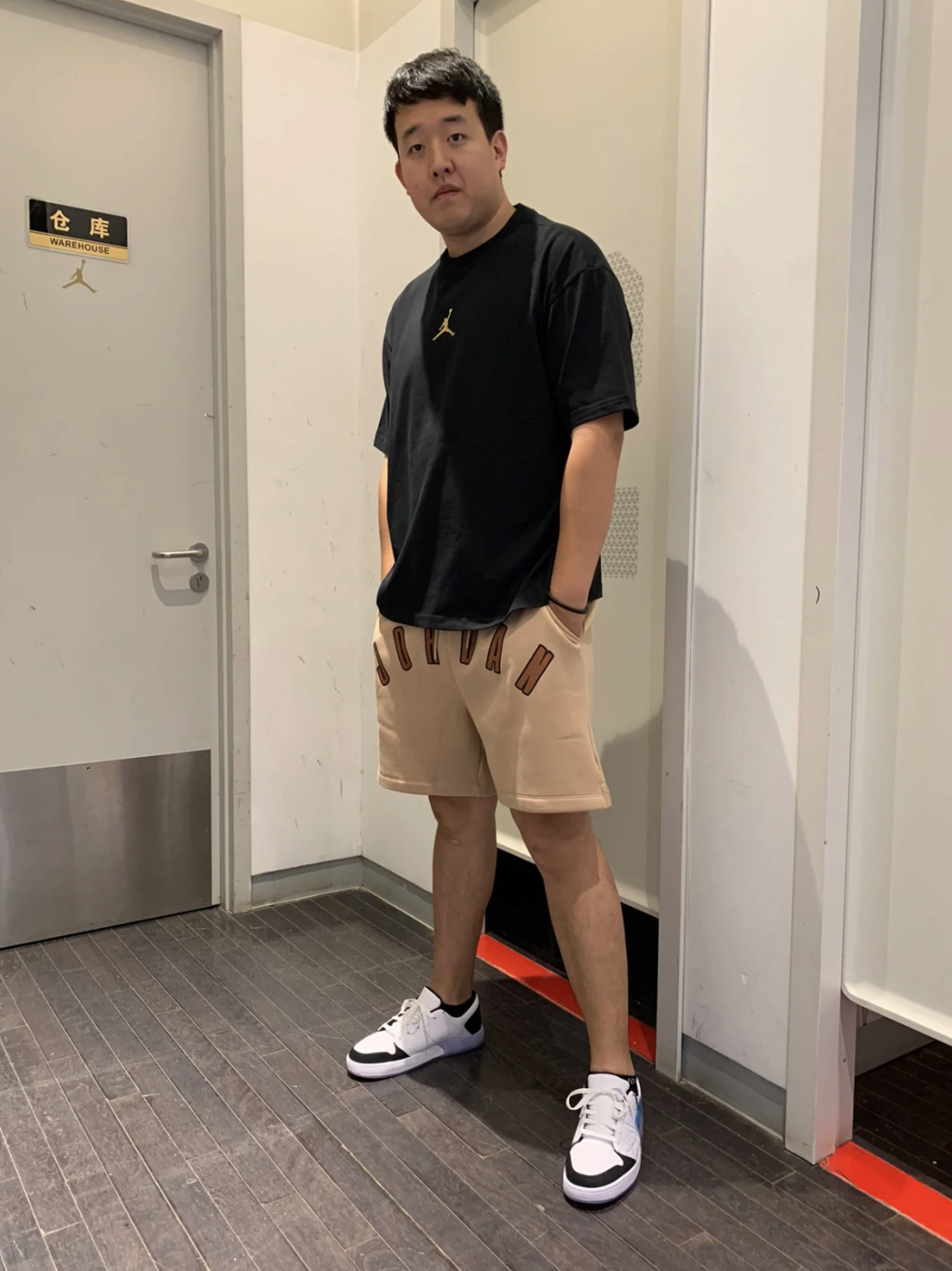 颜色的尽头是黑色